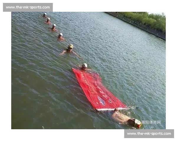 雨幕中的泳者:拥抱自然的清凉仪式 雨幕中的泳者:拥抱自然的清凉仪式