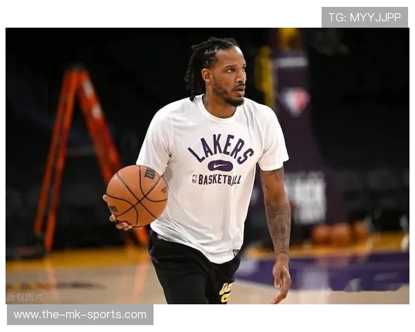 均薪 2000 万成续约关键!芬尼・史密斯铁心留守湖人 均薪 2000 万成续约关键!芬尼・史密斯铁心留守湖人