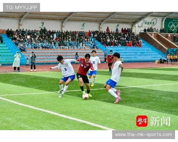 江苏海安博文高中足球队出征全国总决赛 青春风暴剑指冠军